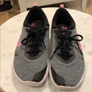 Nike Flex Experience 8